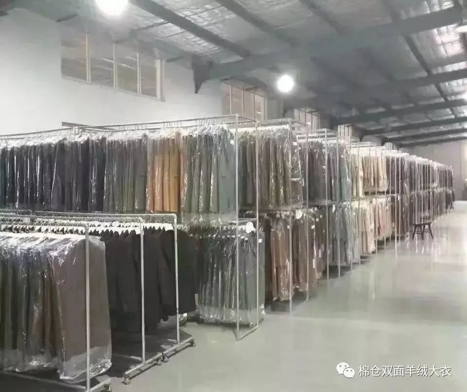 搶貨中!普寧大型服裝工廠倉(cāng)庫(kù)搬遷清倉(cāng)大甩賣
